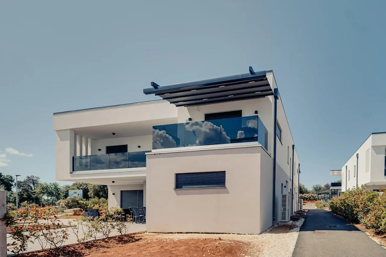 Funtana Villas An Der 1 Reihe Vom Meer contacts